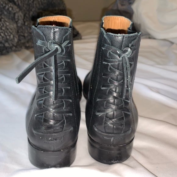 Real leather and lace up back Aldo booties - Picture 3 of 3